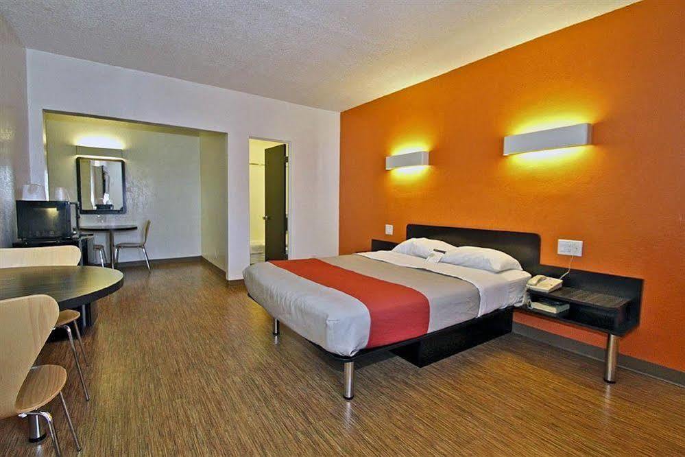 Motel 6-Long Beach, Ca - International City Exterior photo